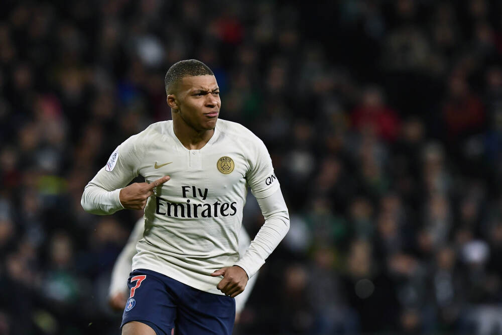 别再被参数骗了! 手机夜拍到底好不好, 只需在意一个要素